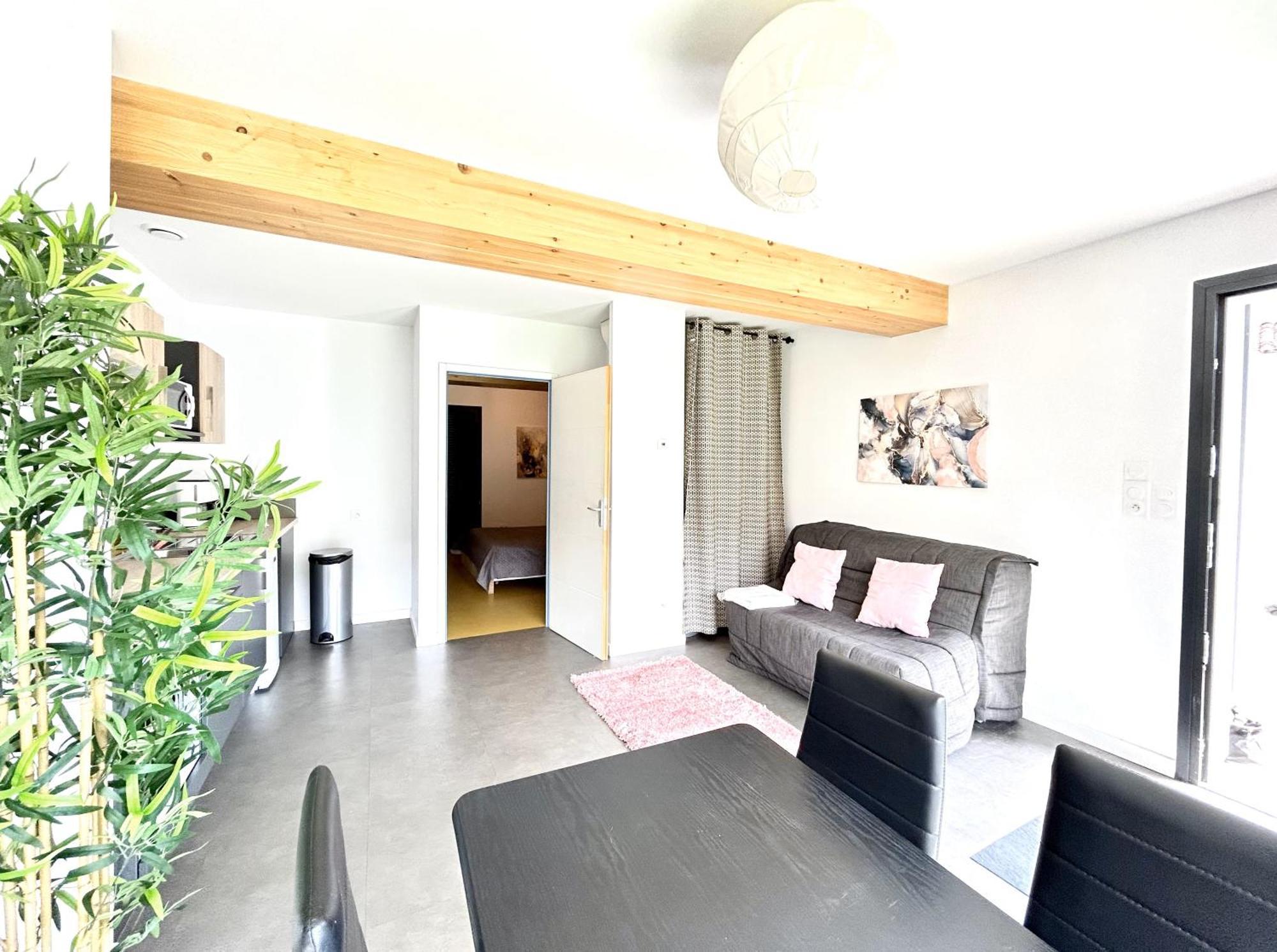 Du Vignoble A L'Atlantique - Residence Montifault Gites Du 2 Au 3 Pieces Le Pallet المظهر الخارجي الصورة